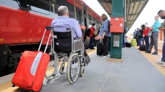 Genova, disabili fatti scendere dal treno: arriva la risposta di Trenitalia