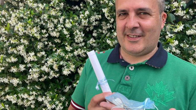 Gigi Zambelli dona il midollo osseo, dopo tre mesi riceve cinque conchiglie e questo messaggio