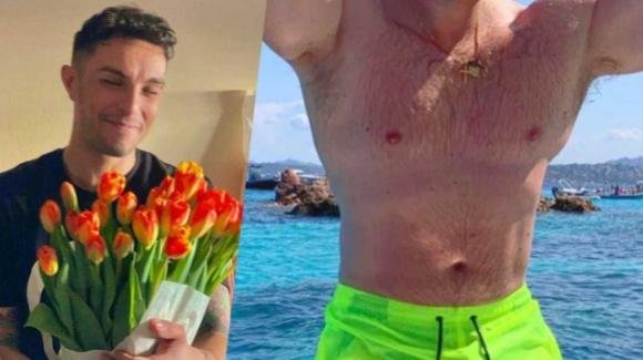 Marco Carta presenta il suo nuovo fidanzato: "A Portofino abbiamo.."