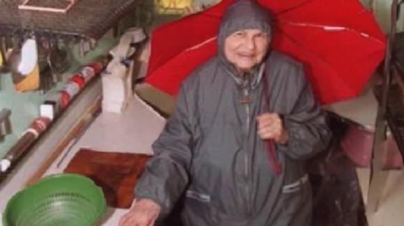 In 101 anni non ha mai pulito casa ma quando muore: ecco in che condizioni era (VIDEO)