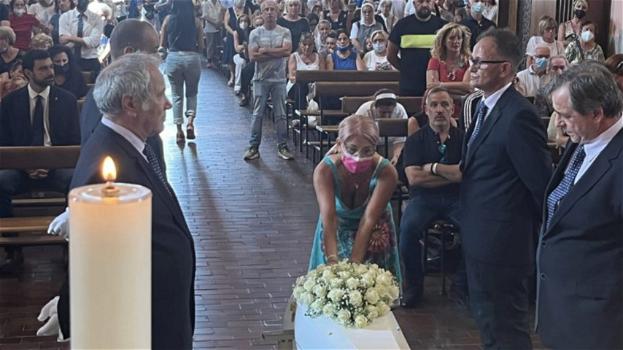 Piccola Diana, ai funerali era presente anche lei: fedeli sotto choc