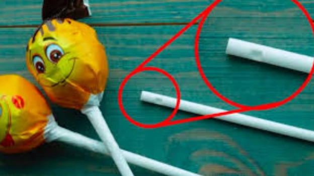 Sapete a cosa serve il foro che si trova nei bastoncini dei chupa chups?