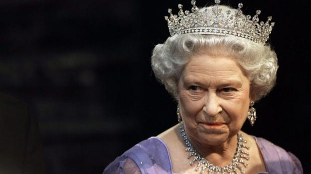 "La bara della Regina è vuota!". Morte Regina Elisabetta, le teorie complottistiche