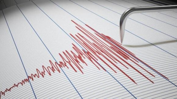Italia, nuova scossa di terremoto: ci sono crolli. Si teme il peggio