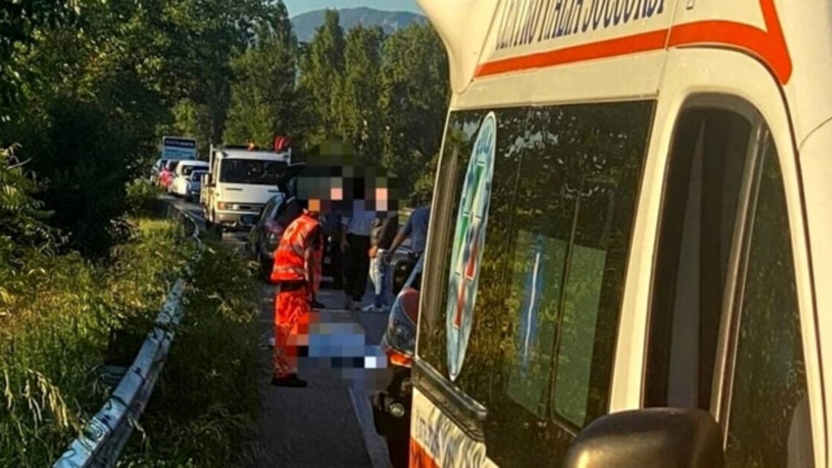 Trovata Morta Sul Ciglio Della Strada: La Scoperta Poco Fa Sulla ...