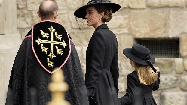 Funerali Regina Elisabetta, il gesto di Kate Middleton non passa inosservato