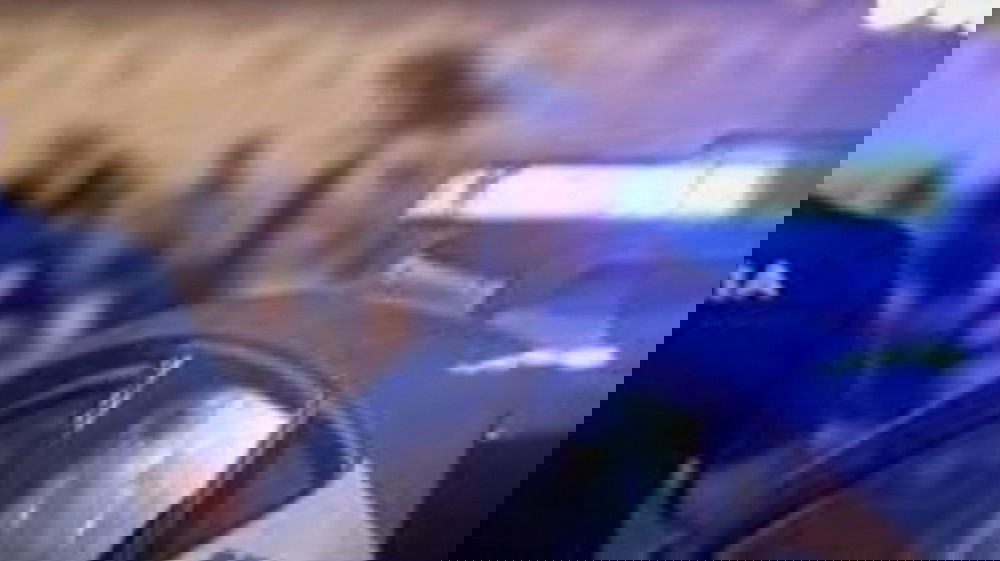 La poliziotta è stata colpita con un sasso e violentata dopo il turno di lavoro