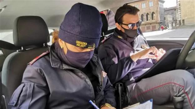 Italia, bimbo va a scuola con lividi sul volto, maestra chiama la polizia
