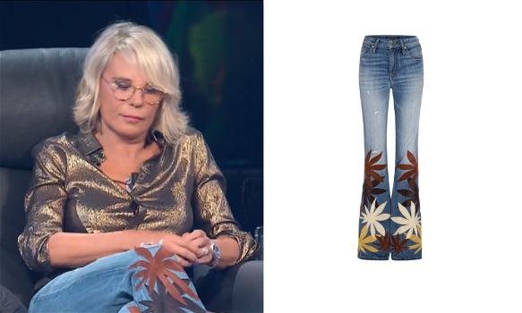 Maria De Filippi, a Tu Si Que Vales sfoggia un nuovo look: il prezzo dei jeans