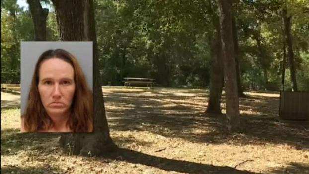 Mamma porta al parco la figlia di 5 anni e la uccide tagliandole la gola