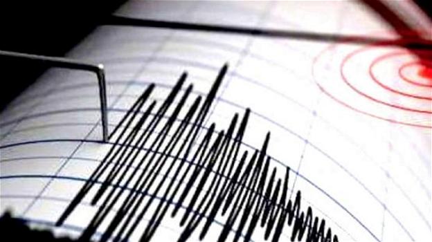 Italia, fortissima scossa di terremoto con una magnitudo tra 5.7 e 6.1. I primi aggiornamenti