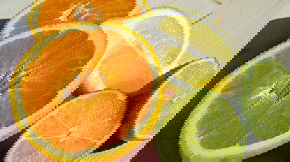 Via le tarme e i cattivi odori con i noccioli di albicocche e le scorze di arancia e limone