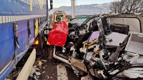 Italia, tragedia in autostrada: il bilancio è drammatico