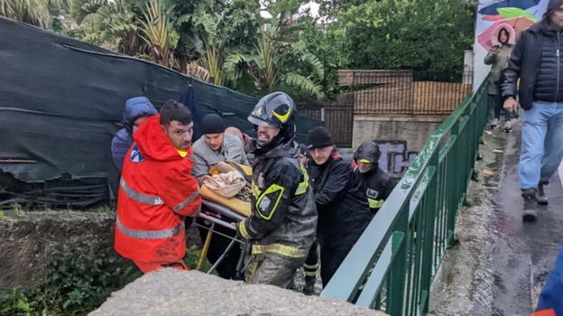 Ischia, estratta dalle macerie bimba di soli 5 anni
