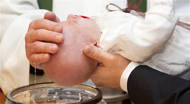 Prete si rifiuta di battezzare neonato, il motivo è assurdo