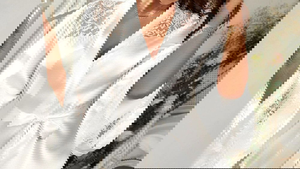 2 sposini, finalmente soli in camera da letto: “Cara, puoi togliere l’accappatoio…”