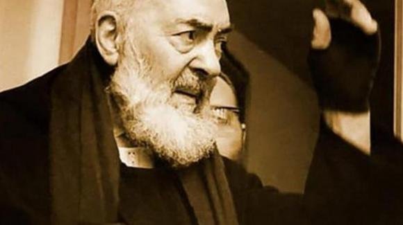 "La profezia di Padre Pio": accadrà un miracolo la notte di Natale