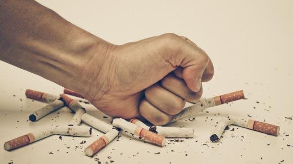 Dipendenza da sigaretta? Scopriamo i rimedi naturali validi contro il fumo