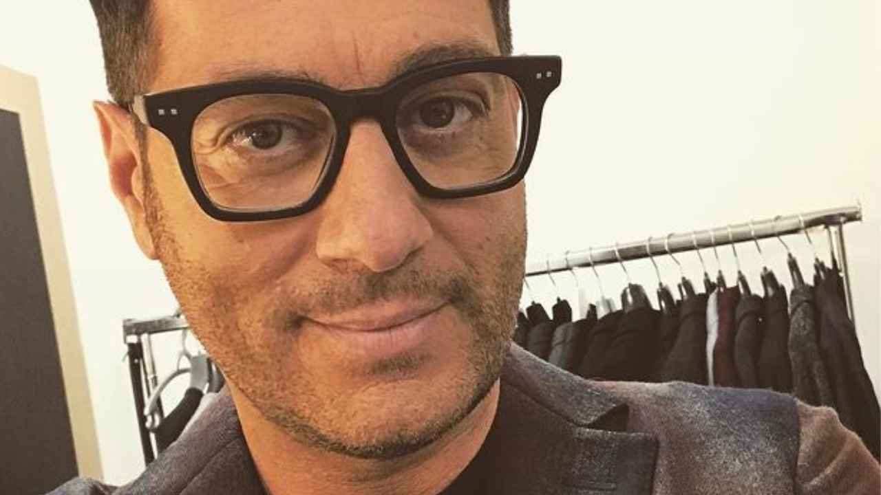 Enrico Papi, tutta la verità sulla lite con Ilary Blasi Enrico Papi, tutta la verità sulla lite con Ilary Blasi