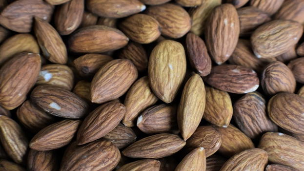Mandorle tossiche ritirate dal mercato, arriva l’urgente allarme alimentare