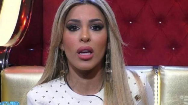 Oriana dà il peggio di sé: le immagini della sfuriata: "Ti ho dato la mia f.."