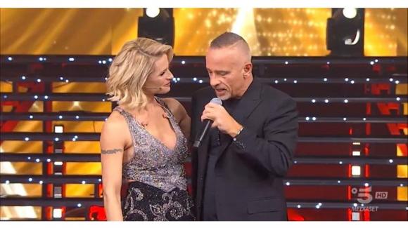 Eros Ramazzotti, la confessione in diretta Tv: "Papà di nuovo? Quando sei innamorato.."