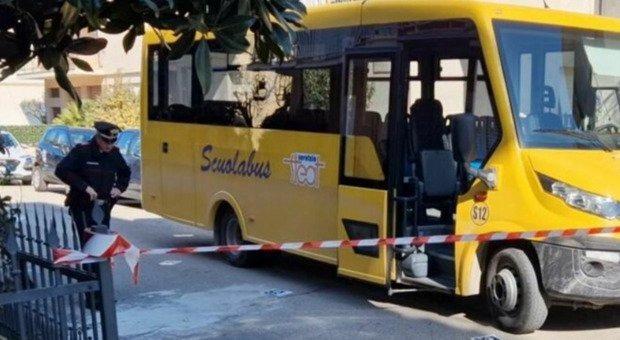 Italia, bimbo di un anno muore investito da uno scuolabus per inseguire la sorellina
