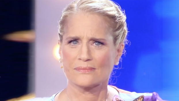 Heather Parisi, il blitz dei carabinieri in diretta Tv: l’accusa