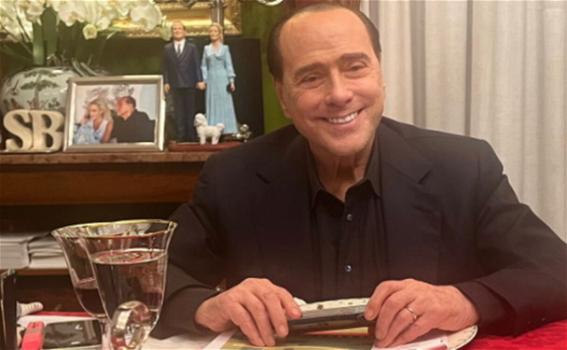 Silvio Berlusconi, la notizia choc dalla camera dell’ospedale: “Con l’infermiera..”