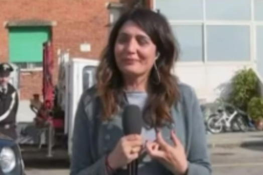 Giornalista Rai non ce la fa e scoppia in lacrime in diretta Tv
