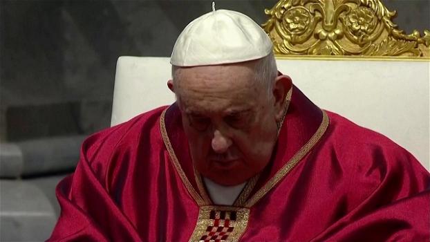 Papa Francesco, la triste notizia poco fa: durante la cerimonia è stato costretto a..