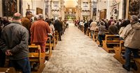 Dramma in chiesa nella domenica delle palme: decine di persone soccorse