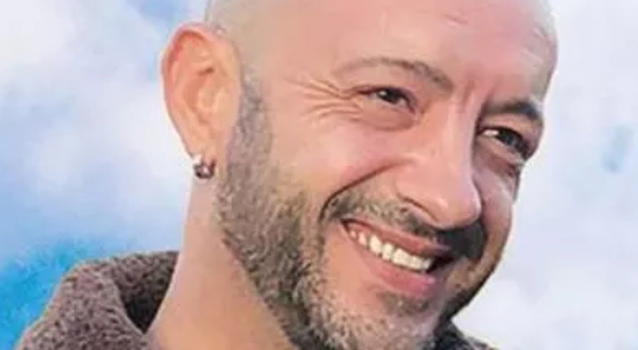 “R.i.p.” Si alza da tavola per andare in bagno: poi accade il peggio