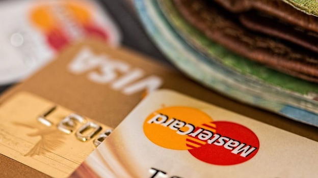 Arriva la carta acquisti da 382 euro, come richiederla