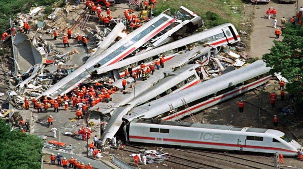 "Il treno è deragliato". Ma il macchinista non se n’è accorto