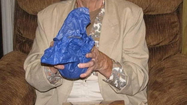 Lavora in Germania, 35 anni dopo riceve qualcosa di incredibile: "La sua pensione.."