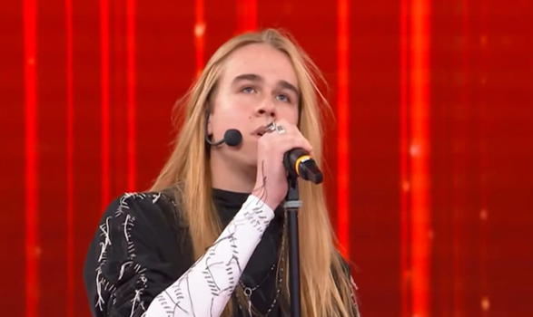 “Aaron, questo è per te”. Sorpresa per il cantante: inizia una nuova vita