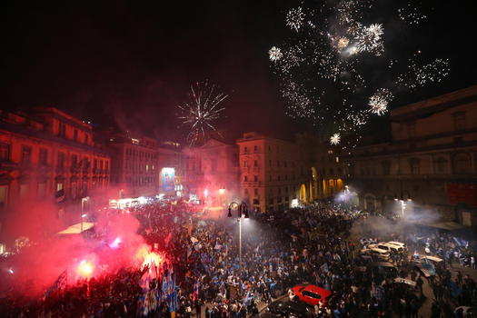 Tragedia durante i festeggiamenti dello scudetto del Napoli