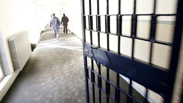 La notizia è appena arrivata dalla casa circondariale: si è tolto la vita