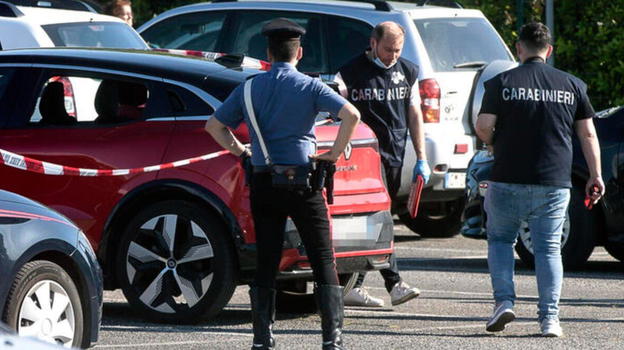 Bimba dimenticata in auto dal padre: l’esito dell’autopsia è appena arrivato