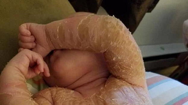 Papà entra in camera e trova il figlio in queste condizioni