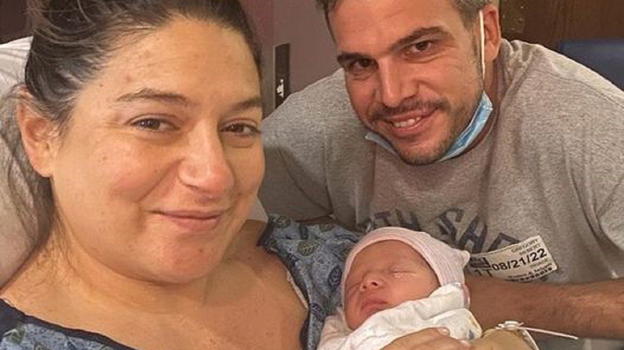 Nasce bimba e i medici la portano subito in un’altra stanza