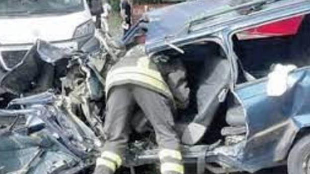 Italia, scontro tra vari mezzi: soccorsi in azione