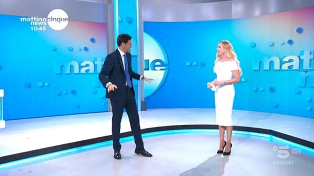 "Bebè in arrivo". Scoop a Mattino 5: il lieto annuncio in diretta Tv