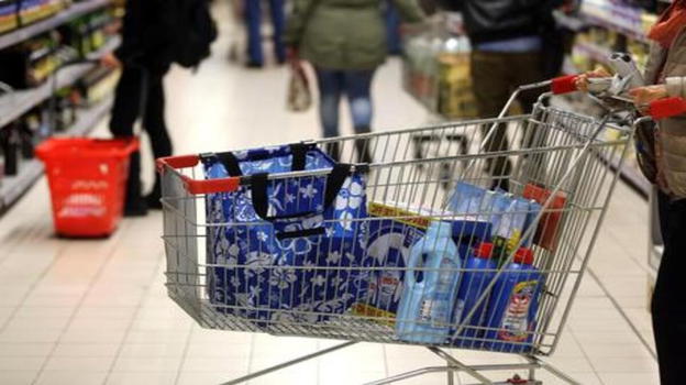 Ruba latte e carne, finisce in carcere: triste storia italiana