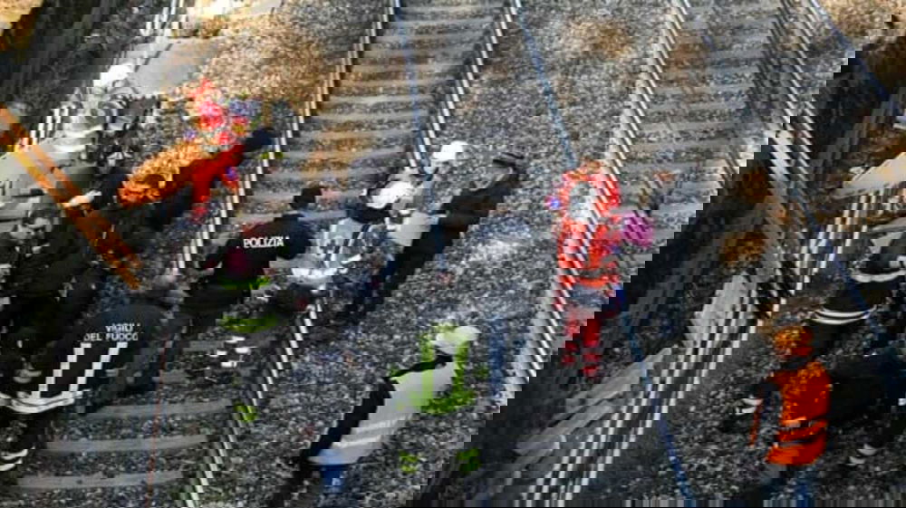 Italia, è successo poco fa: stop ai treni. Inutili i soccorsi