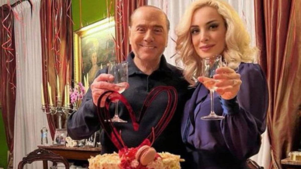 Marta Fascina, chi è la fidanzata di Silvio Berlusconi? Età, patrimonio e  fisico della deputata di Forza Italia | LA NOTIZIA