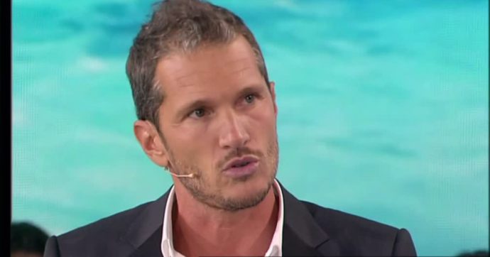 Isola dei Famosi, Alvin rivela: "In onda non si è visto tutto, così siamo riusciti a scappare in elicottero" - Il Fatto Quotidiano