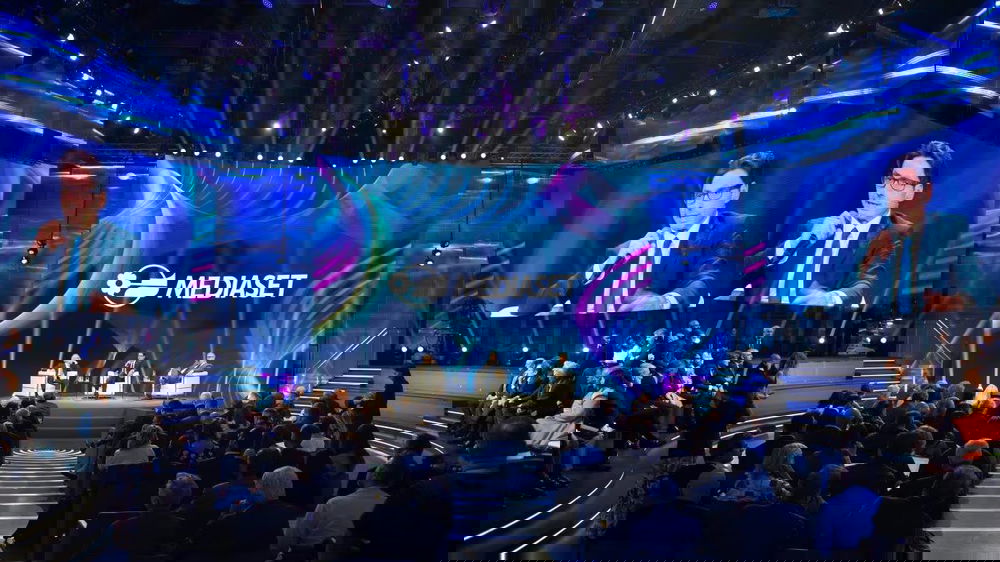 Palinsesti Mediaset 2023-2024: da Enrico Papi alla Ruota della fortuna con  Scotti, tutte le novità