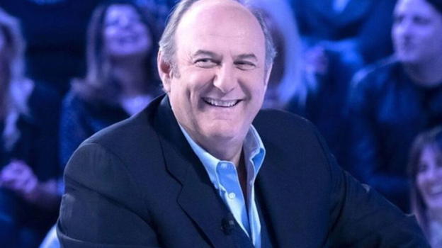 “Sarà lui il conduttore”. Gerry Scotti, la clamorosa decisione di Mediaset poco fa